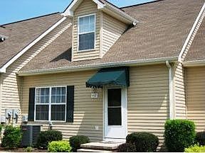 1st image of 412 Stratford Ct