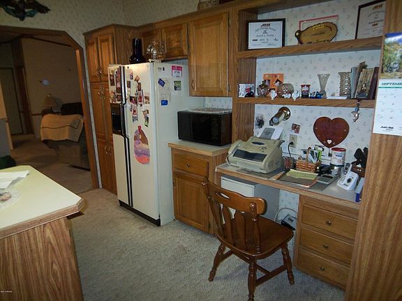4th image of 805 Hawthorn Ln
