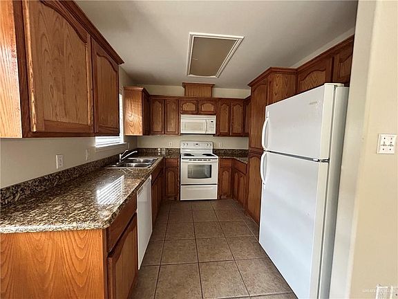 3rd image of 609 S Logan Dr