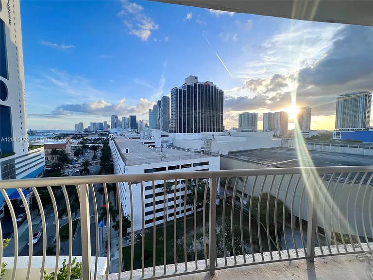 1750 N Bayshore Dr #1218 — Photo 14