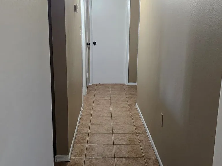 8437 W Roma Ave — Photo 9