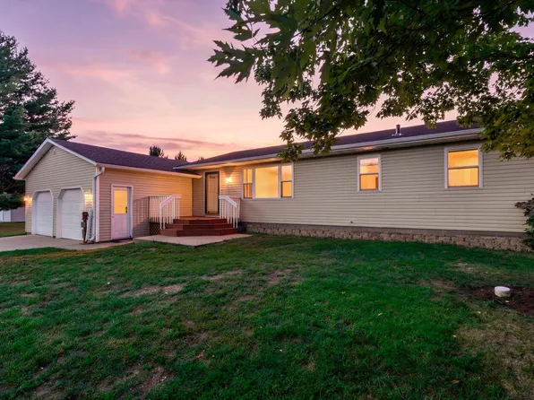 25000 Narcissus St NW, Isanti, MN 55040