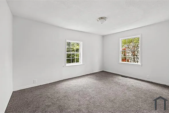 576 Sun Valley Rd — Photo 11