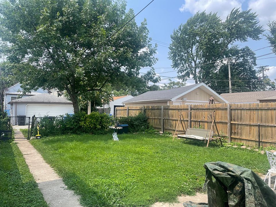 2nd image of 11130 S Christiana Ave