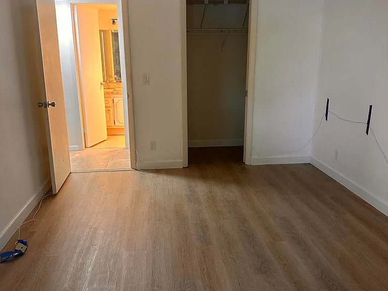 163 Somerset Cres #H — Photo 14