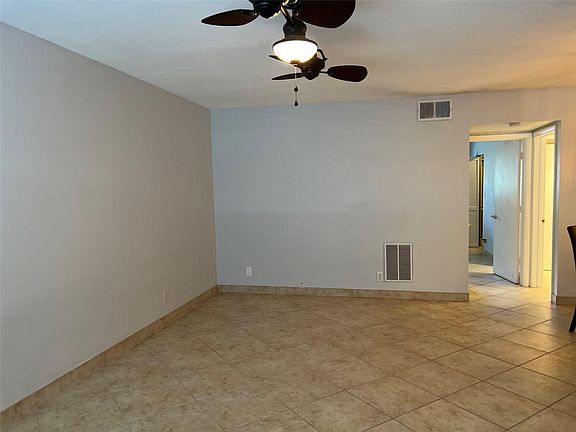5th image of 4111 NE 21st Way #209
