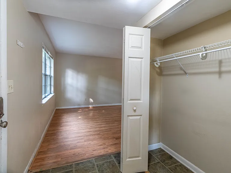 389 Charles St — Photo 10
