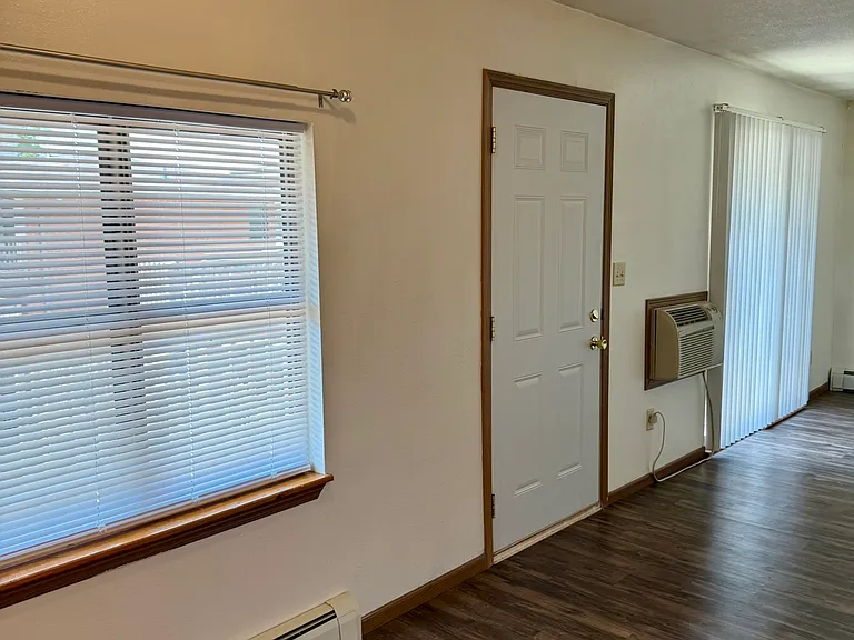 929 Iowa Ave #14 — Photo 6