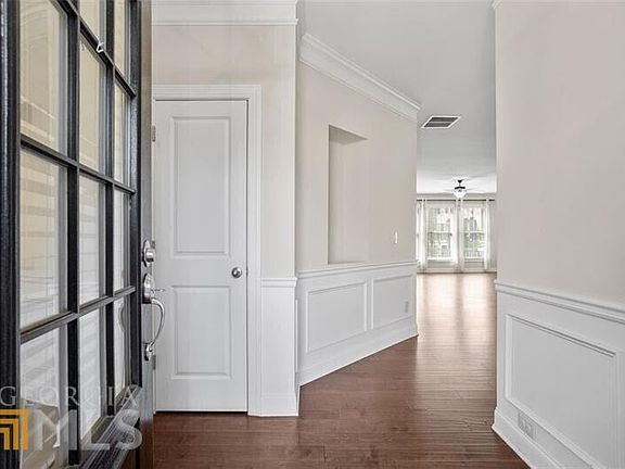 5th image of 9045 Tuckerbrook Ln