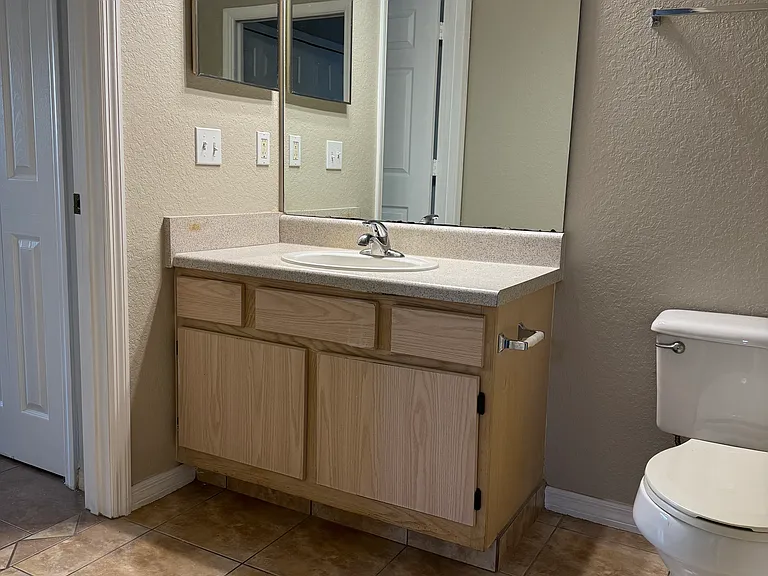 5463 Vineland Rd #5105 — Photo 13