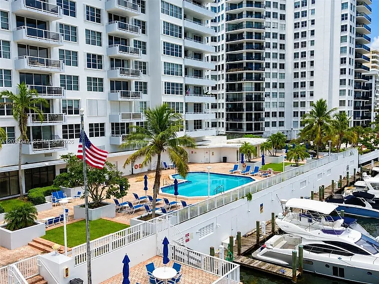 5700 Collins Ave #3A — Photo 27