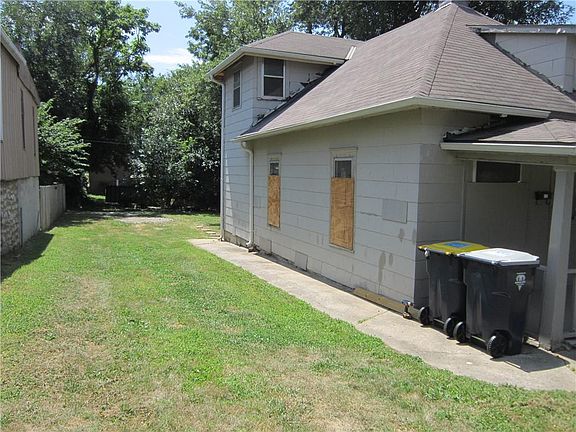 4th image of 6017 E 9th St