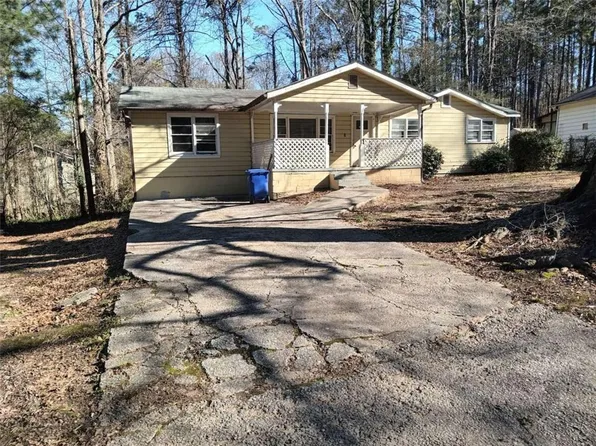 5135 Hilltop Dr, Union City, GA 30291