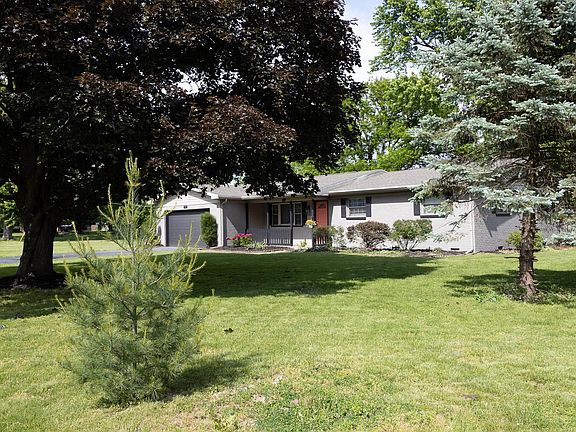 2nd image of 17 Oriole Dr