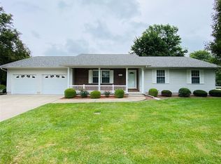 1602 Mary Ln, Olney, IL 62450