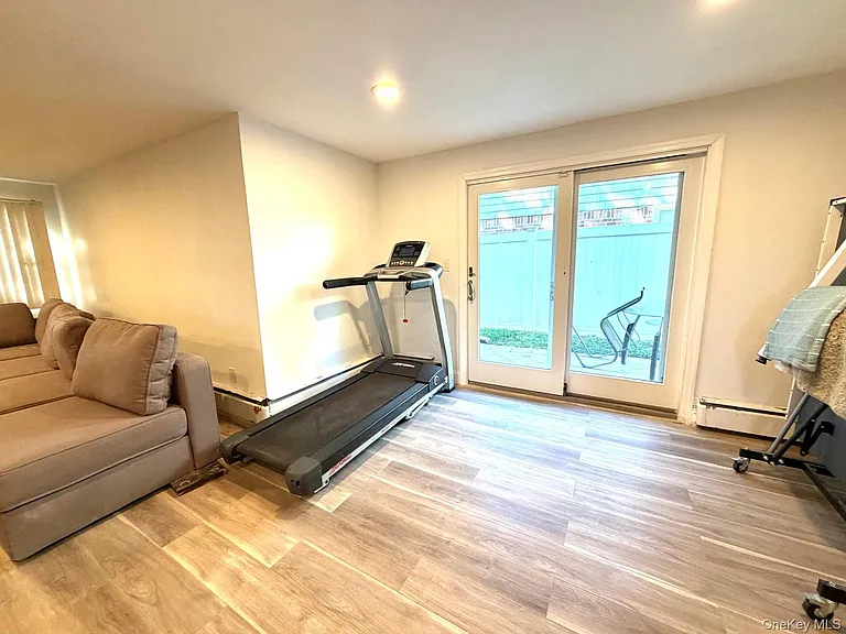 906 Park Ct — Photo 10
