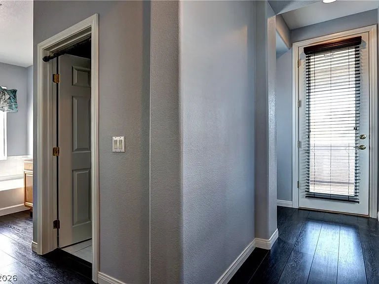 10471 Foggy Glen Ave — Photo 14