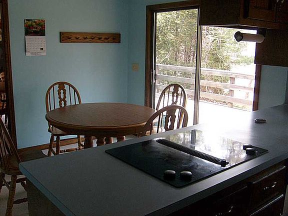 3rd image of 122 Wood Cove Dr