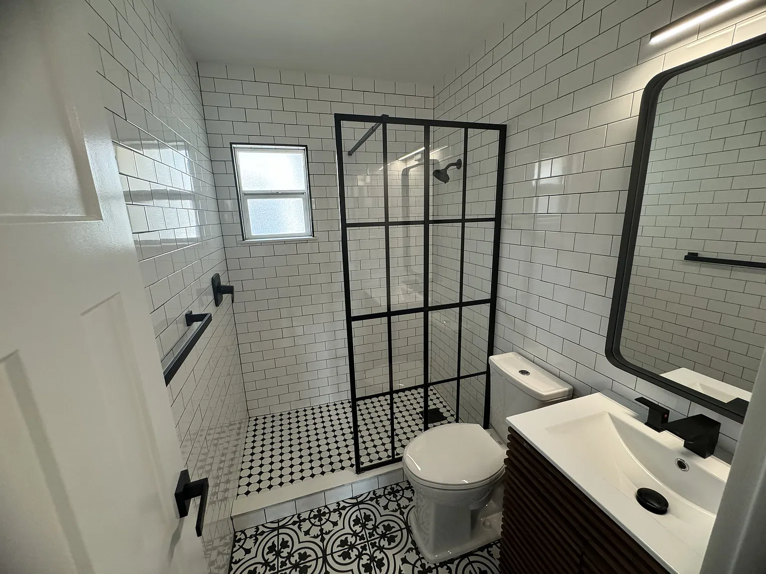 2 bed, 819 sqft, $2,100 — Photo 4