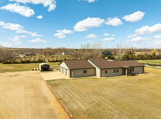 8646 Hogue Rd, Bismarck, ND 58503