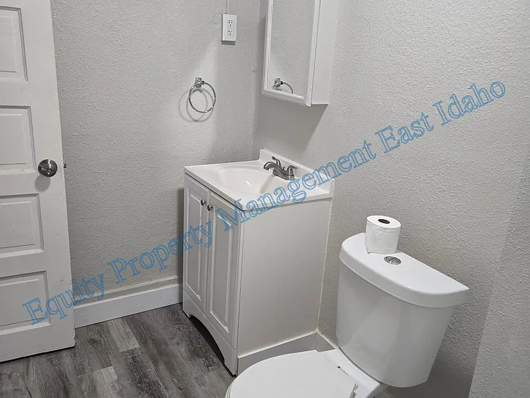 815 E Clark St — Photo 13