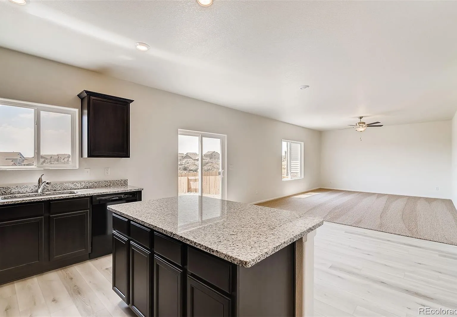4 bed, 2.5 bath, 2361 sqft, $2,800 — Photo 3