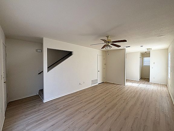 2nd image of 2004 Monte Carlo Ln APT D