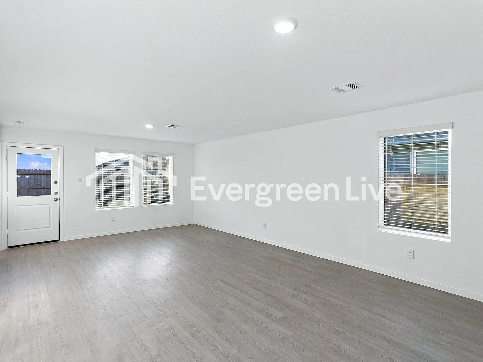 3 bed, 2.0 bath, 1402 sqft, $1,705 — Photo 3