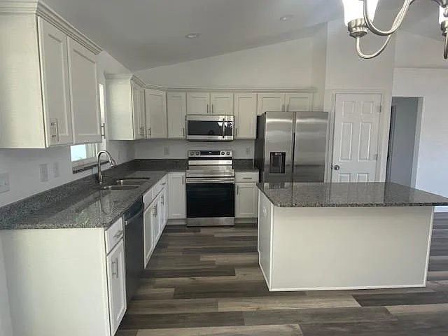 3 bed, 1400 sqft, $1,675 — Photo 3
