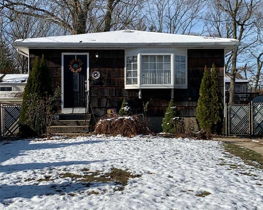 2nd image of 235 Waldo St