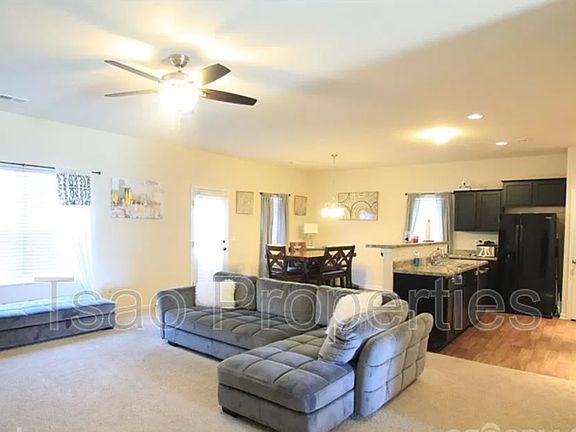 3rd image of 1138 Blue Topaz Dr