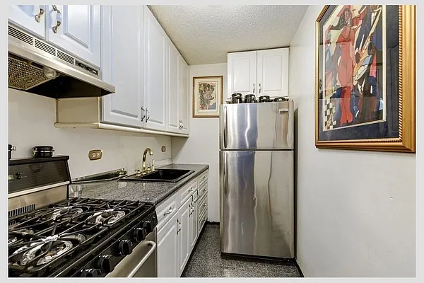 Sold by Stribling | media 2