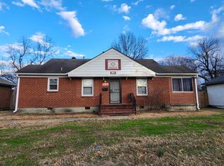 1452 S Perkins Rd, Memphis, TN 38117