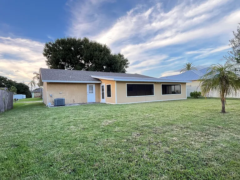 1258 SE McFarlane Ave — Photo 15