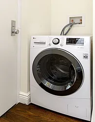 Rented by R New York