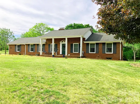 151 Lincoln Rd, Forest City, NC 28043