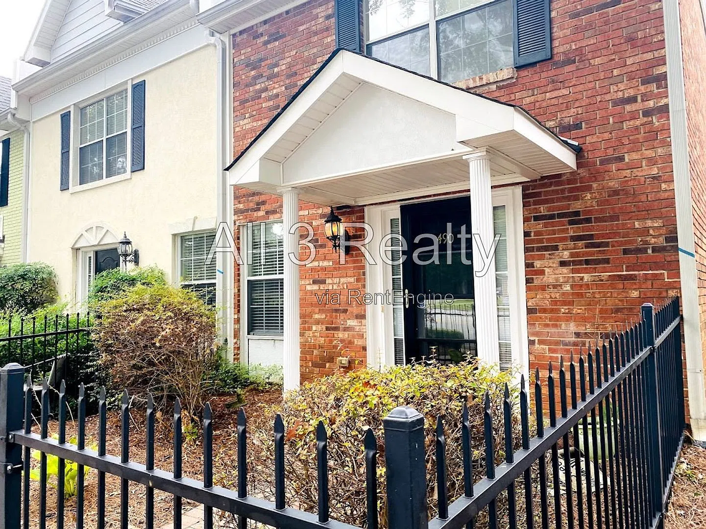 2 bed, 2.5 bath, 1295 sqft, $1,635 — Photo 3