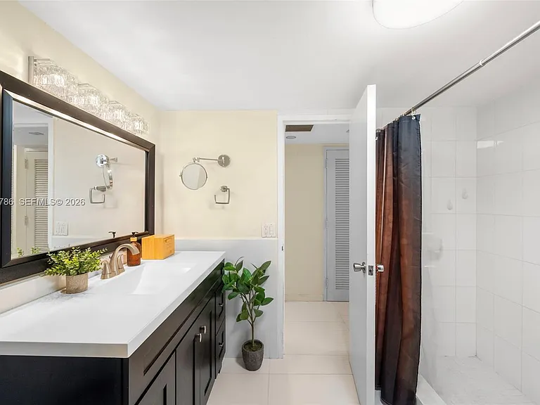 1330 NE 105th St #301 — Photo 15