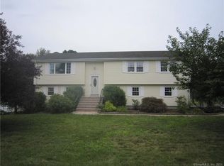 9 Cambridge Dr, Glastonbury, CT 06033