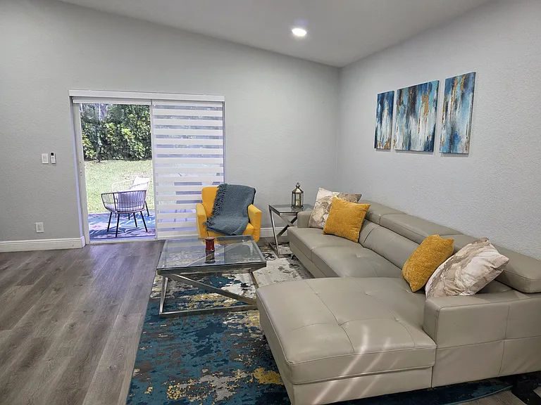 1217 SW 46th Way — Photo 6