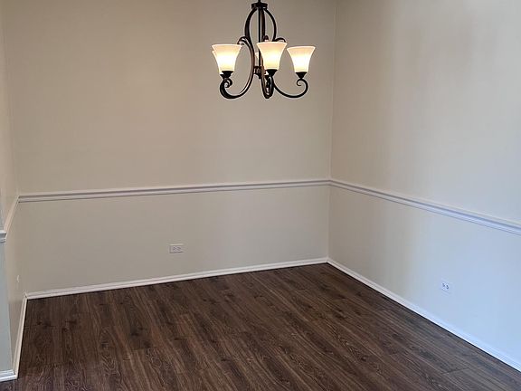 5th image of 243 Coventry Cir