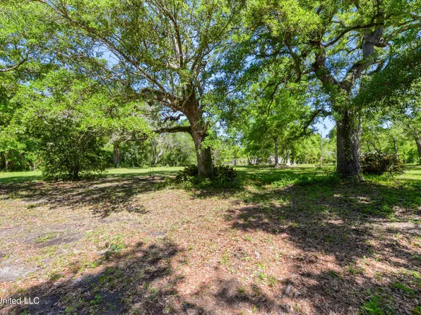 1315 Dubuc Ln #5, Waveland, MS 39576