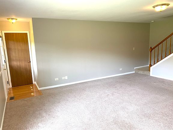 3rd image of 414 Ashwood Ct