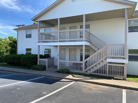 2nd image of 501 Twin Oaks