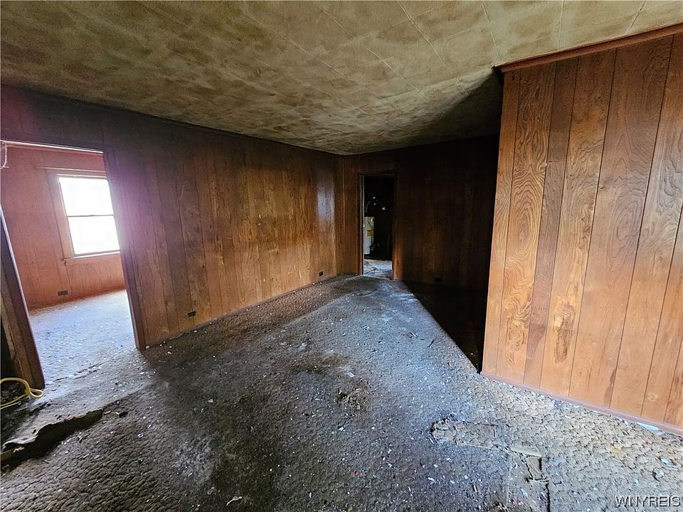 5742 Lakeview Ter, Lake View, NY 14085 Zillow