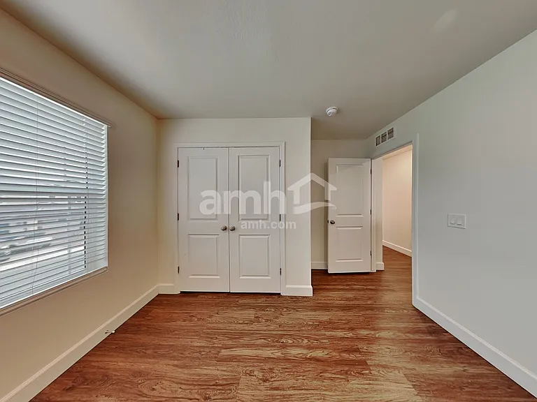 678 W Laredo Ave — Photo 18