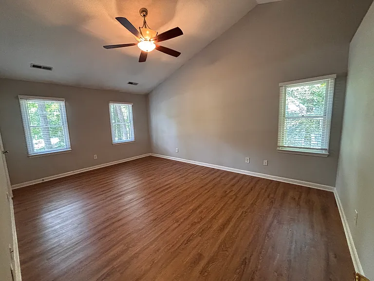 5409 Rockholly Ct — Photo 18