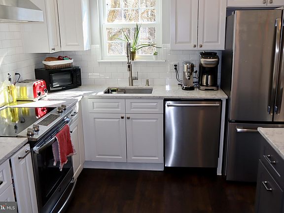 2nd image of 20509 Neerwinder St