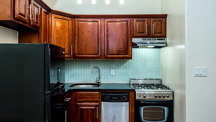 Rented by Nooklyn NYC LLC | media 31