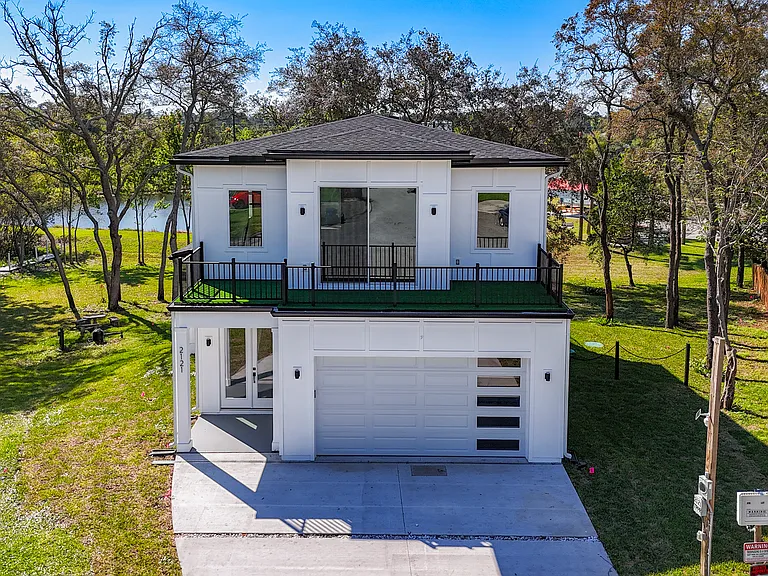 2121 Broad Water Dr — Photo 9